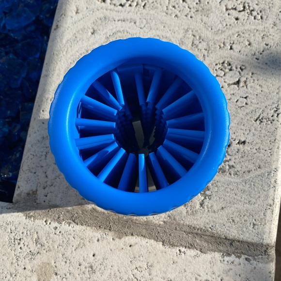 Dexas MudBuster Portable Dog Paw Cleaner Medium - Picture 9 of 9